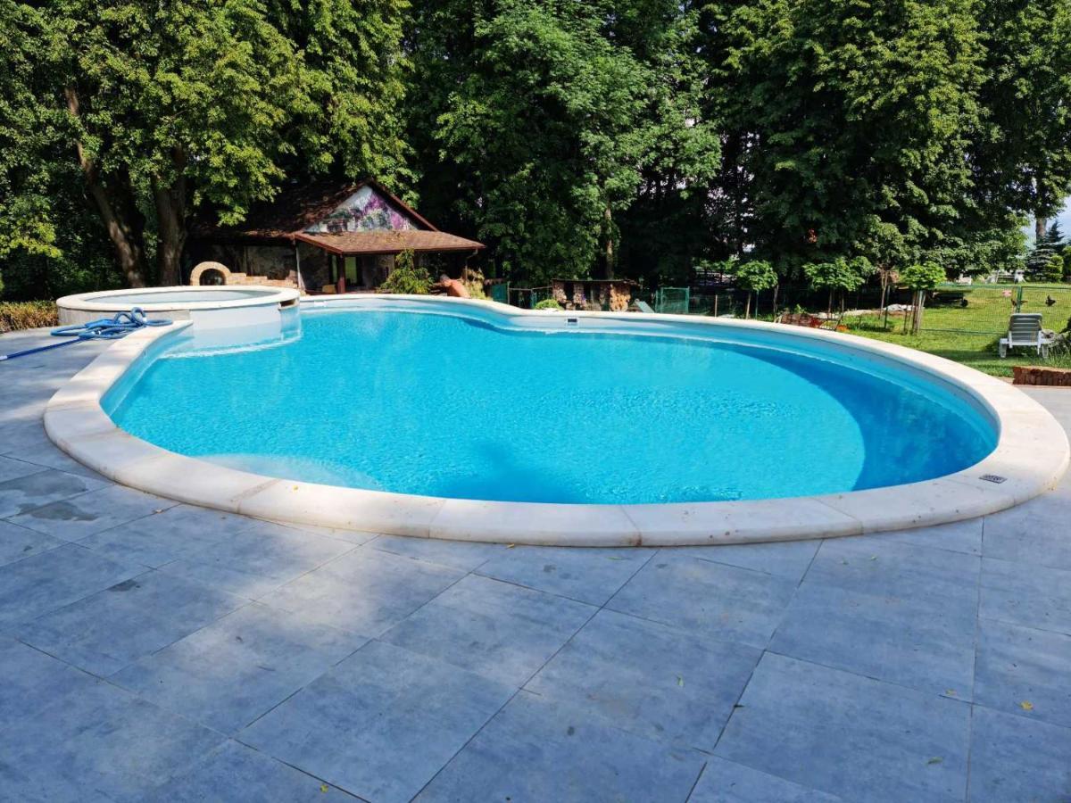Panorama Hotel & Spa Chernivtsi Exterior photo